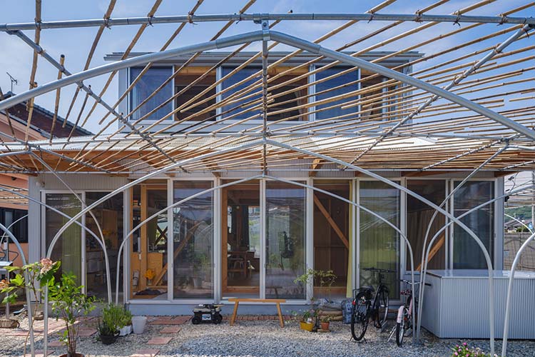 畝森 泰行／岡田邸